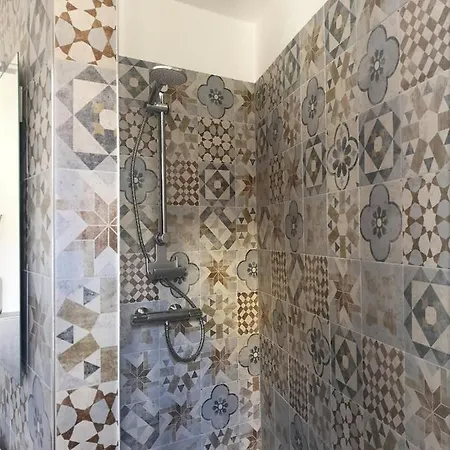La Casa Delle Zie * Μενάτζιο
